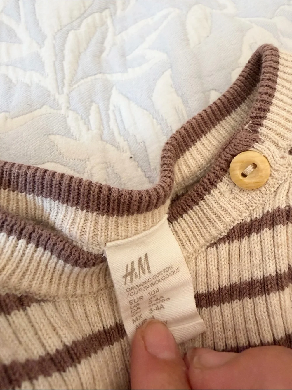 H&M 4T knit stripped set neutral